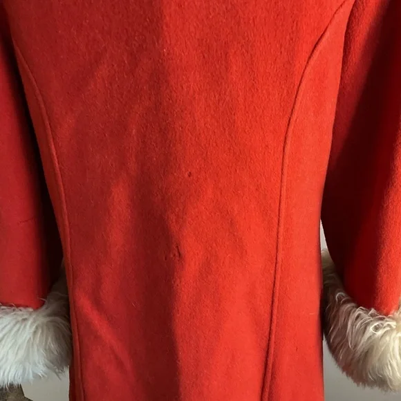 25. Vintage Retro 60s 70s Sears Red and Cream Pea Coat with Luxurious Fur Collar - Picture 9 of 16